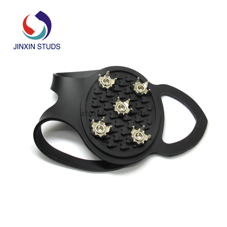 ทนทานฤดูหนาวหิมะ 5 ฟันน้ำแข็งโกงซิลิโคนน้ำแข็ง Grip Spikes สำหรับรองเท้าเดินป่า